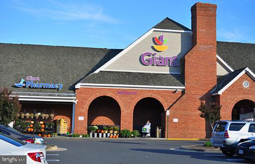 14810 Basingstoke Loop Centreville, VA 20120 - Photo 41 of 43 Walking distance shopping center
