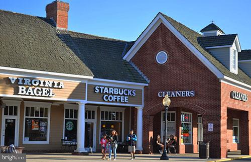 14810 Basingstoke Loop Centreville, VA 20120 - Photo 42 of 43 Walking distance shopping center