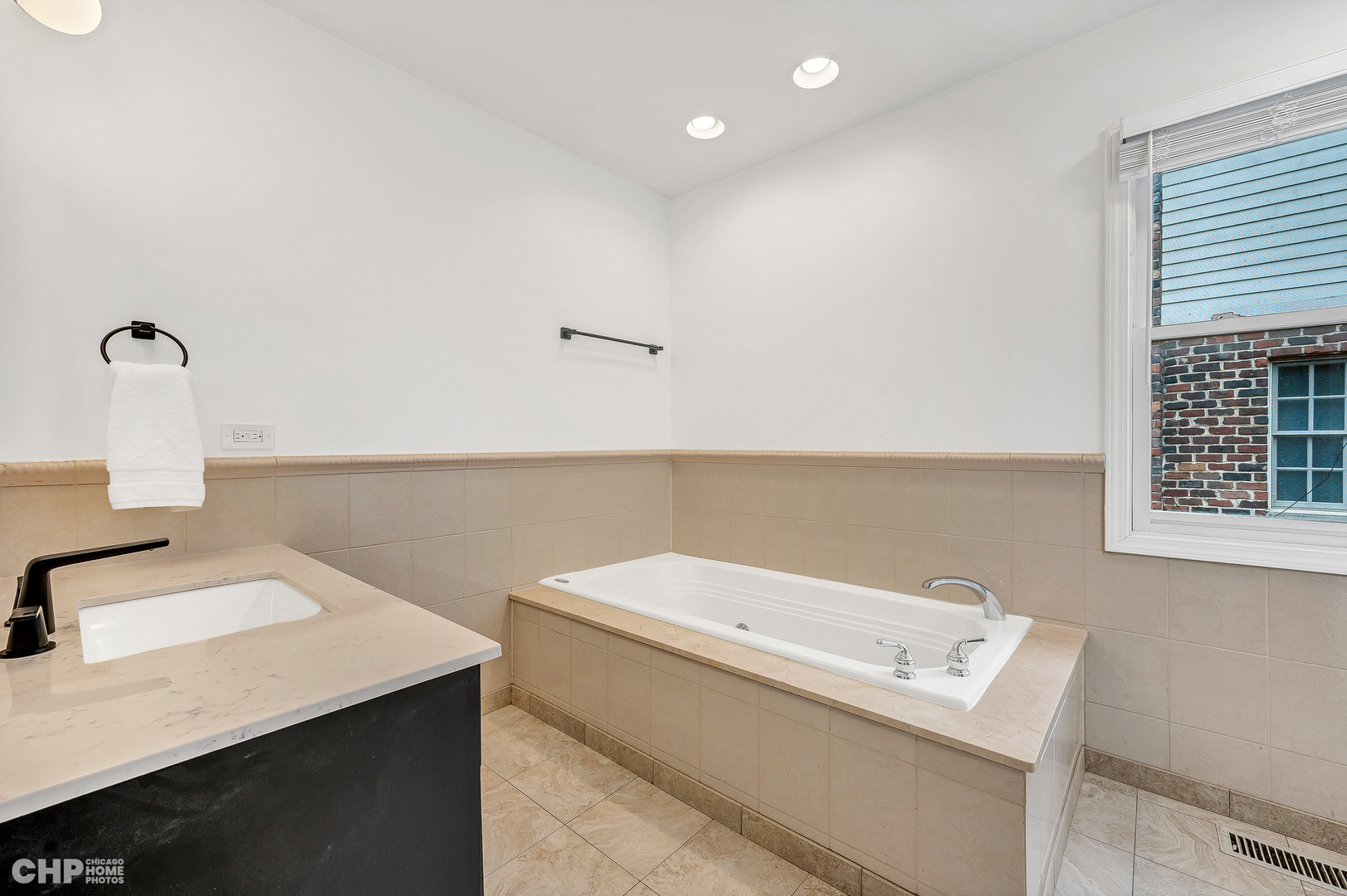 316 Nuttall Road Riverside, IL 60546 - Photo 18 of 40