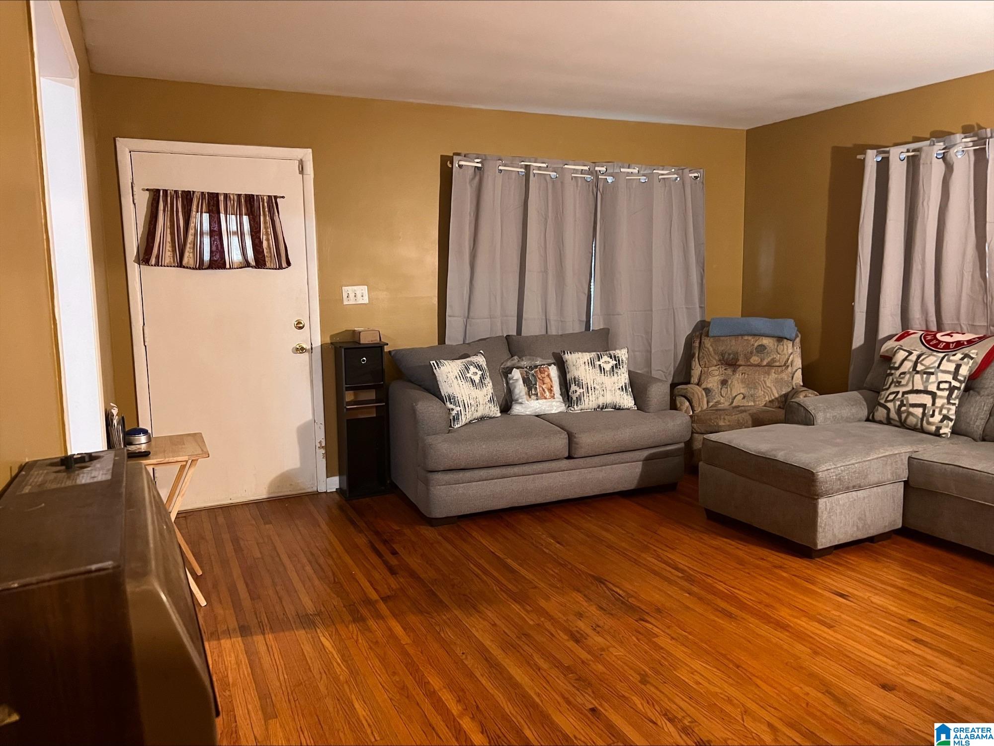 216 26th Street Southwest Birmingham, AL 35211 - Photo 8 of 21