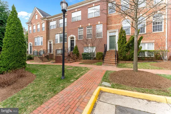 $4,250 | 8032 Reserve Way, Vienna, VA 22182