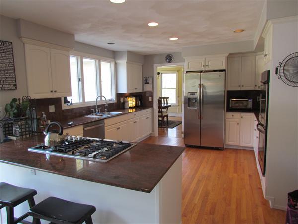 271 Candlestick Road North Andover, MA 01845 - Photo 6 of 30 Gallery Image 6