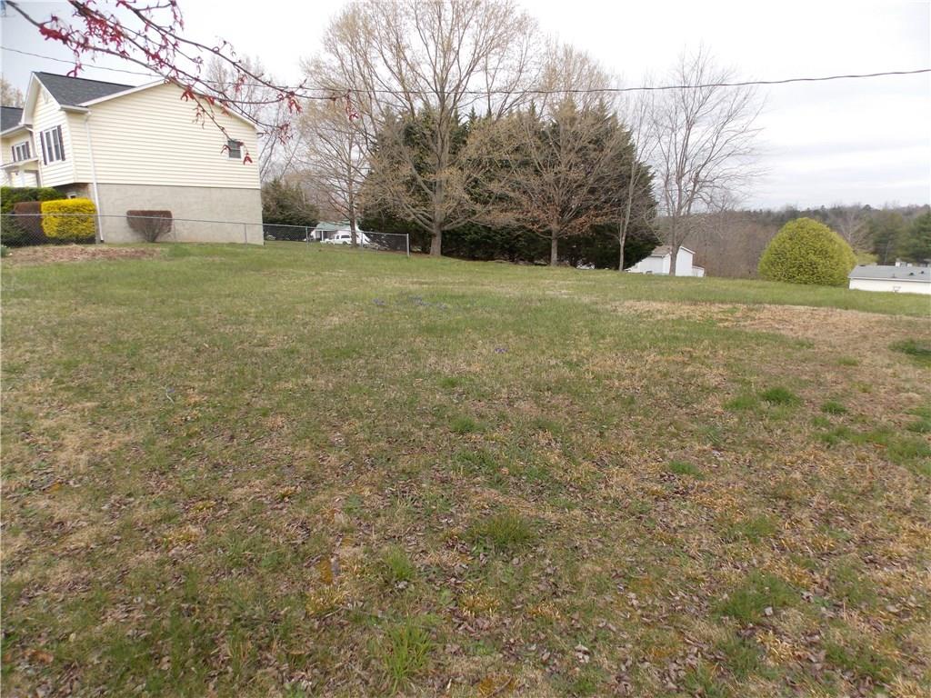 4020 Beach Road Hudson, NC 28638 - Photo 17 of 18