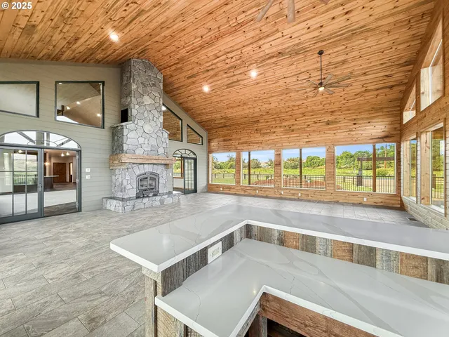 $1,350,000 | 46131 Snake River Road, Richland, OR 97870