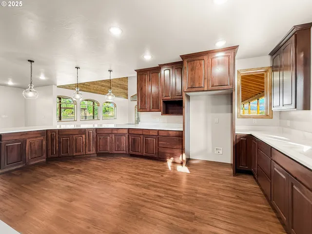 $1,350,000 | 46131 Snake River Road, Richland, OR 97870