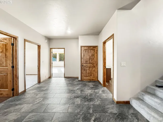 $1,350,000 | 46131 Snake River Road, Richland, OR 97870