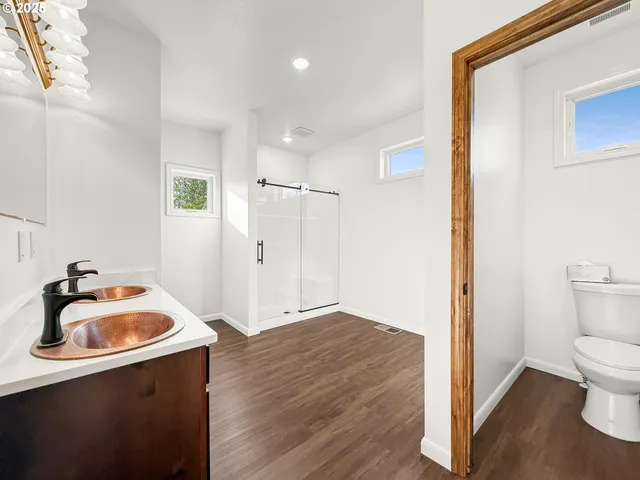 $1,350,000 | 46131 Snake River Road, Richland, OR 97870