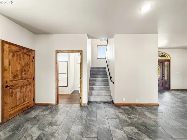 $1,350,000 | 46131 Snake River Road, Richland, OR 97870