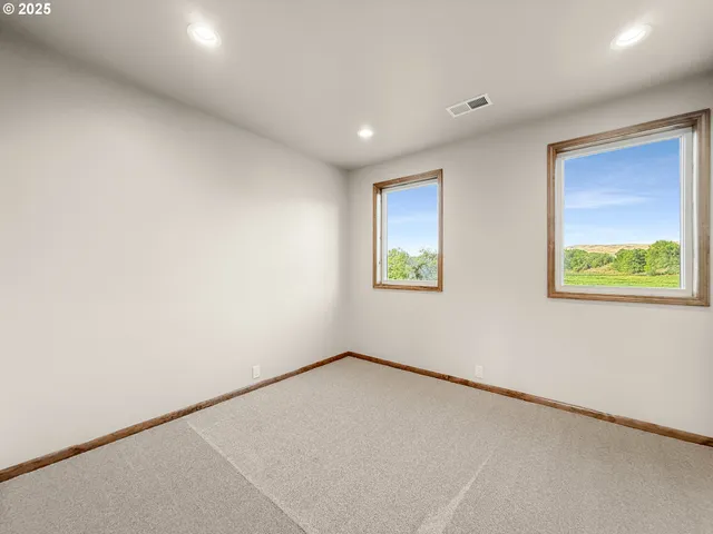 $1,350,000 | 46131 Snake River Road, Richland, OR 97870