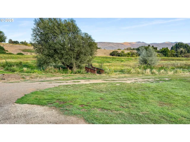 $1,350,000 | 46131 Snake River Road, Richland, OR 97870