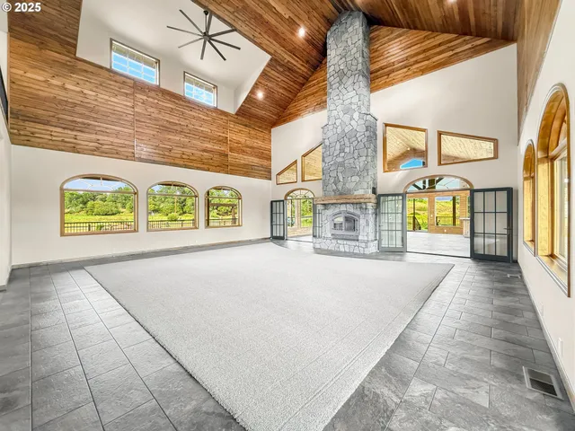 $1,350,000 | 46131 Snake River Road, Richland, OR 97870