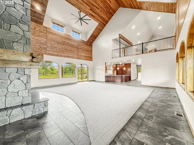 $1,350,000 | 46131 Snake River Road, Richland, OR 97870