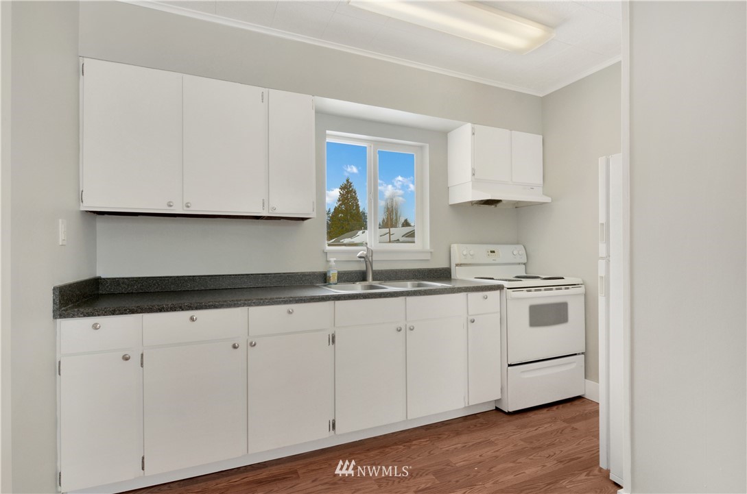 5610 Lowell Road Everett, WA 98203 - Photo 3 of 16