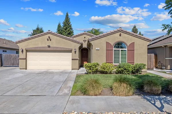 $439,000 | 3315 South Meadowbrook Street, Visalia, CA 93292