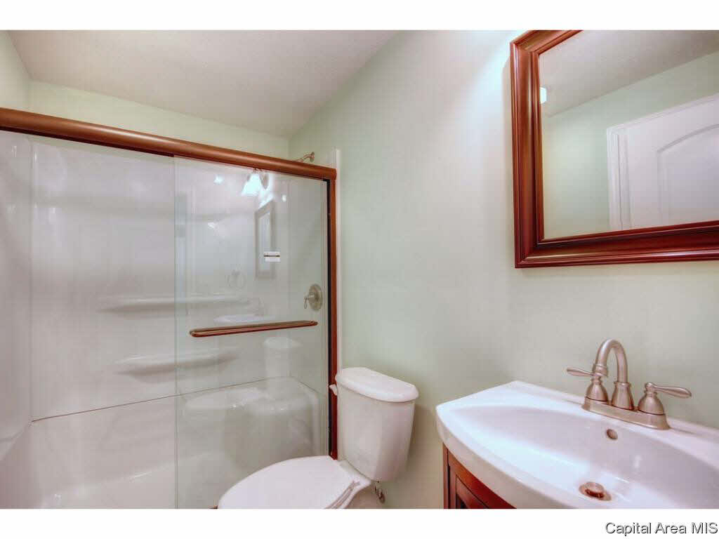 629 Racastle Road Chatham, IL 62629 - Photo 34 of 36 Gallery Image 34