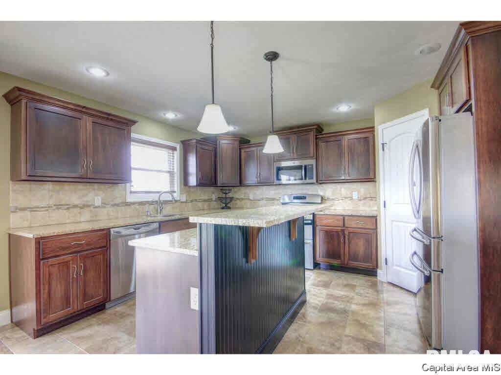 629 Racastle Road Chatham, IL 62629 - Photo 10 of 36 Gallery Image 10