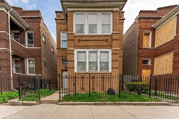 $1,650 | 4938 West Monroe Street, Unit 1, Chicago, IL 60644