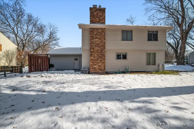 $468,000 | 685 North Van Nortwick Avenue, Batavia, IL 60510