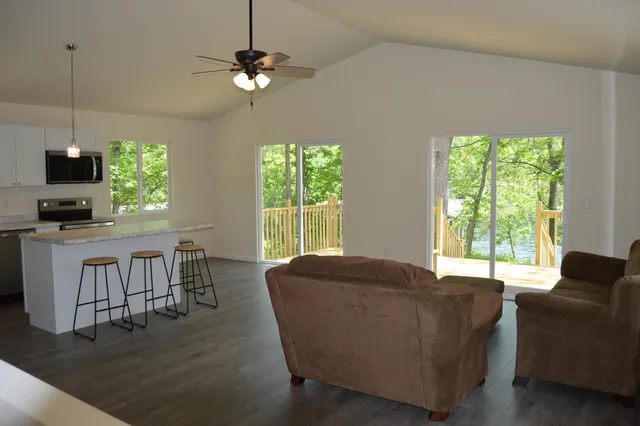 $378,880 | 32 Magnolia Drive, Putnam, IL 61560