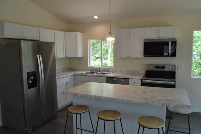 $378,880 | 32 Magnolia Drive, Putnam, IL 61560