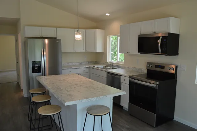 $378,880 | 32 Magnolia Drive, Putnam, IL 61560