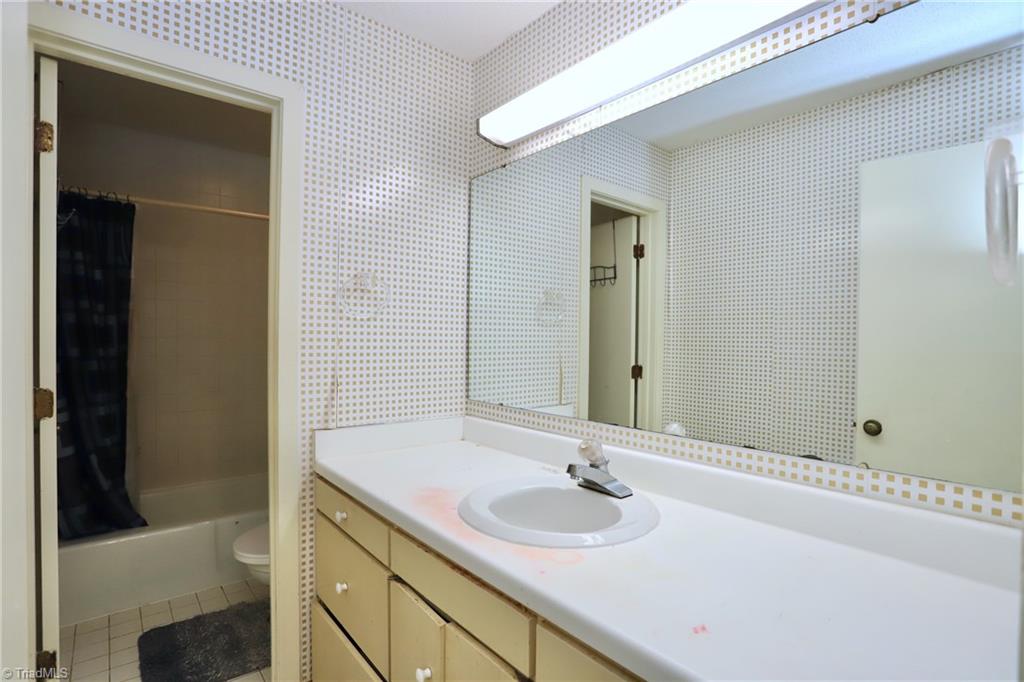 4611 East Perquimans Road Greensboro, NC 27407 - Photo 33 of 47