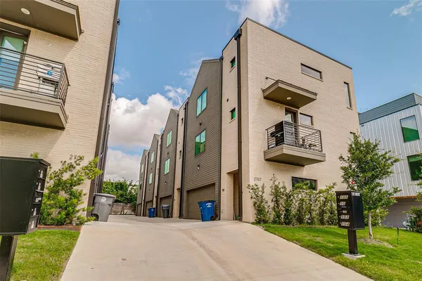 $3,295 | 2707 Kimsey Drive, Unit 103, Dallas, TX 75235