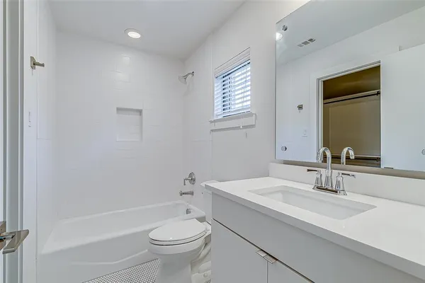 $3,295 | 2707 Kimsey Drive, Unit 103, Dallas, TX 75235