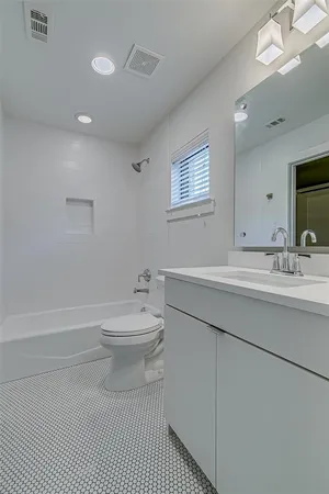 $3,295 | 2707 Kimsey Drive, Unit 103, Dallas, TX 75235