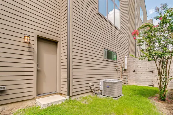 $3,295 | 2707 Kimsey Drive, Unit 103, Dallas, TX 75235