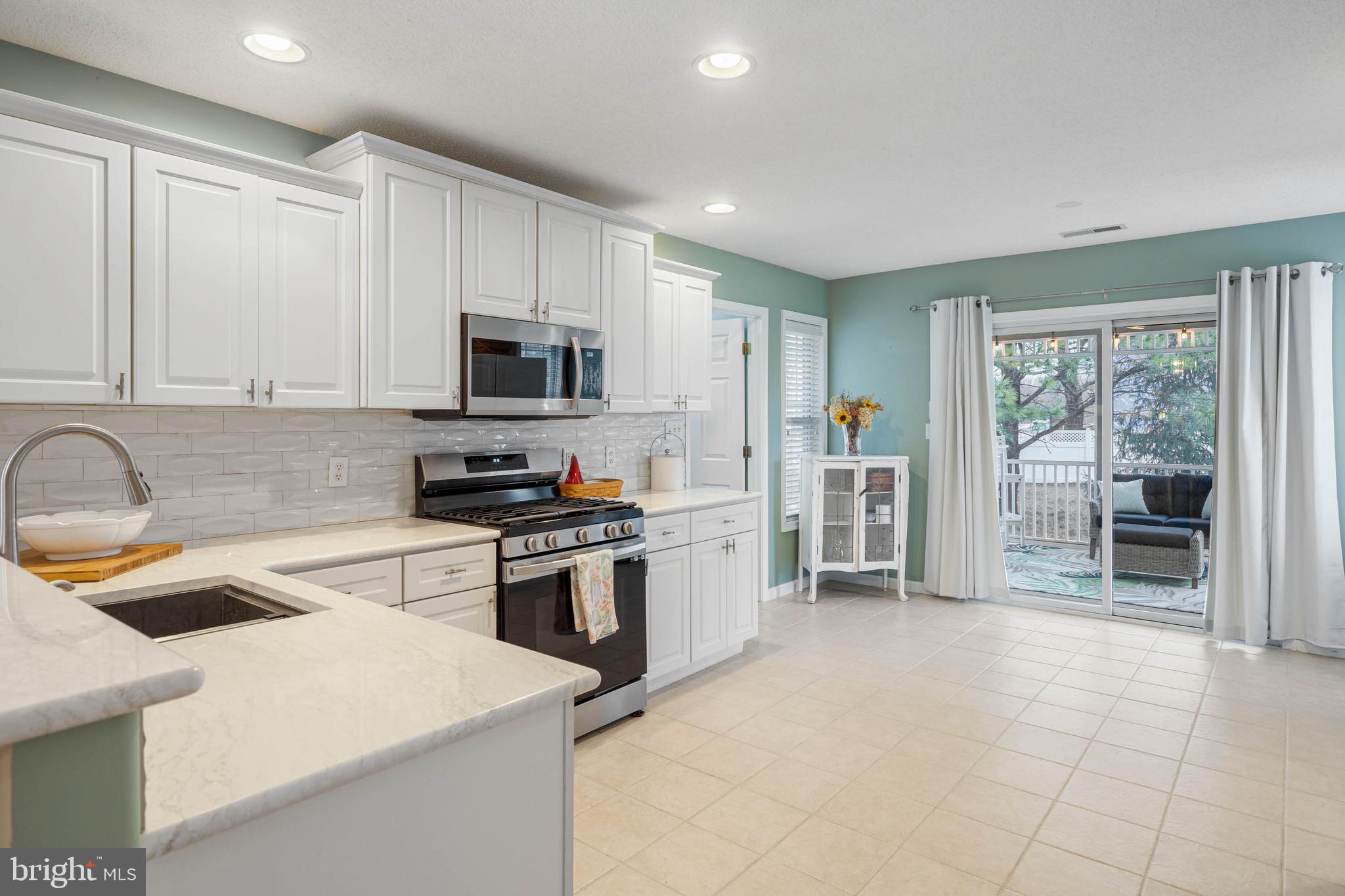 16359 John Rowland Trail Milton, DE 19968 - Photo 5 of 38 Updated kitchen w/new stainless steel appliances