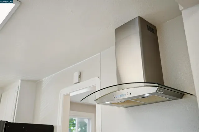 a view of utility room