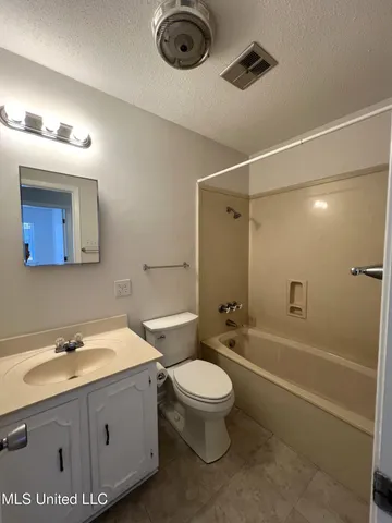 $1,450 | 316 Springdale Circle, D'Iberville, MS 39540