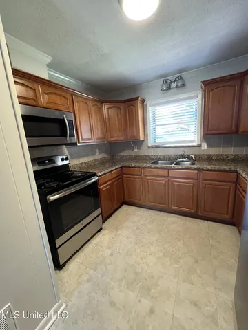 $1,450 | 316 Springdale Circle, D'Iberville, MS 39540