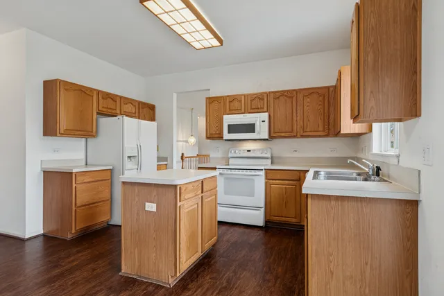 $349,900 | 21409 West Douglas Lane, Plainfield, IL 60544