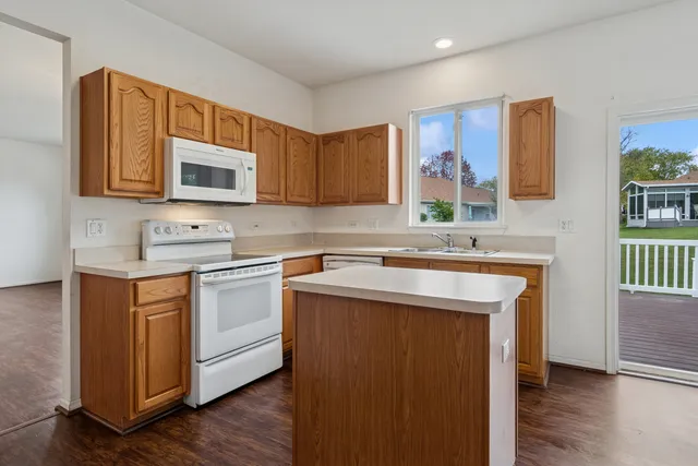 $349,900 | 21409 West Douglas Lane, Plainfield, IL 60544