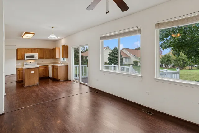 $349,900 | 21409 West Douglas Lane, Plainfield, IL 60544