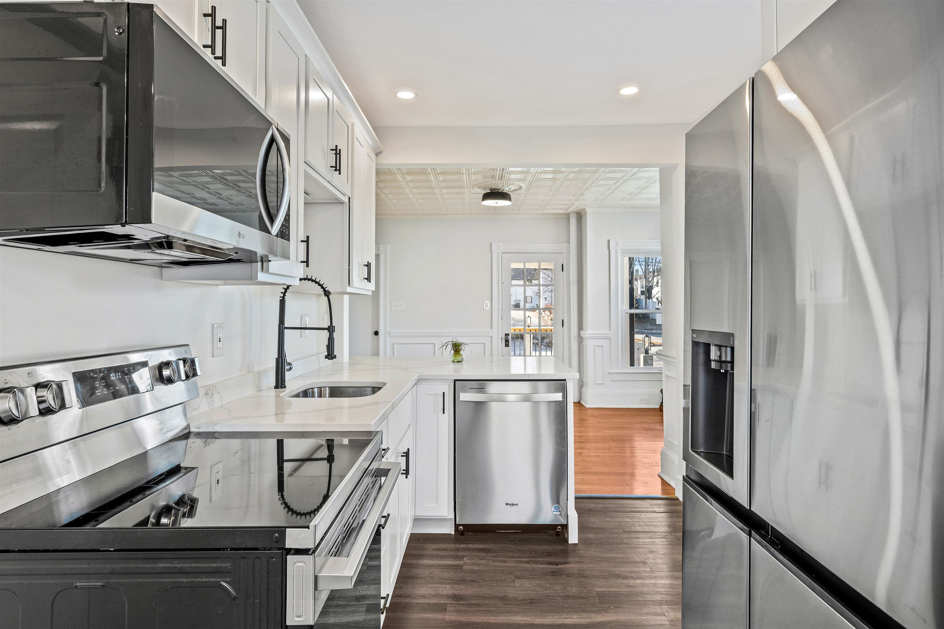 26 Reservoir Avenue Manchester, NH 03104 - Photo 17 of 24