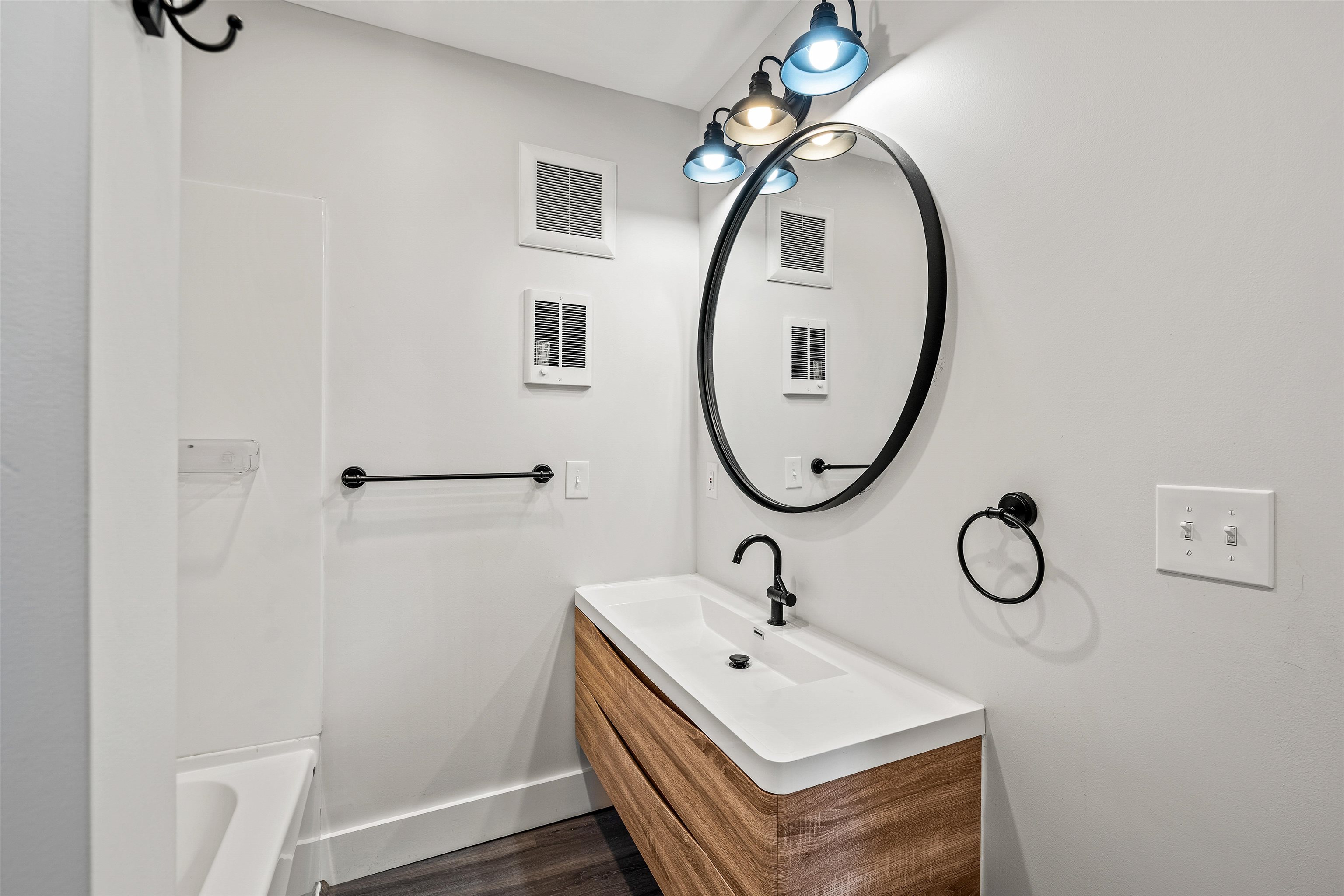 26 Reservoir Avenue Manchester, NH 03104 - Photo 8 of 24