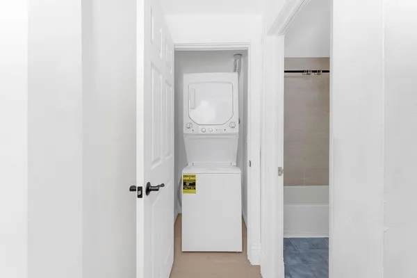 $3,200 | 80 Ferry Street, Unit 2, Jersey City, NJ 07307