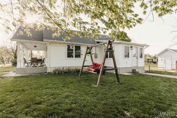 $160,000 | 614 10th Street, Vienna, MO 65582