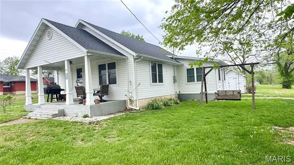 $160,000 | 614 10th Street, Vienna, MO 65582