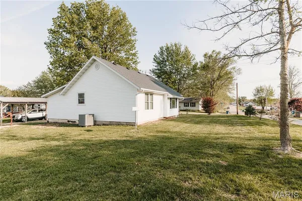 $160,000 | 614 10th Street, Vienna, MO 65582