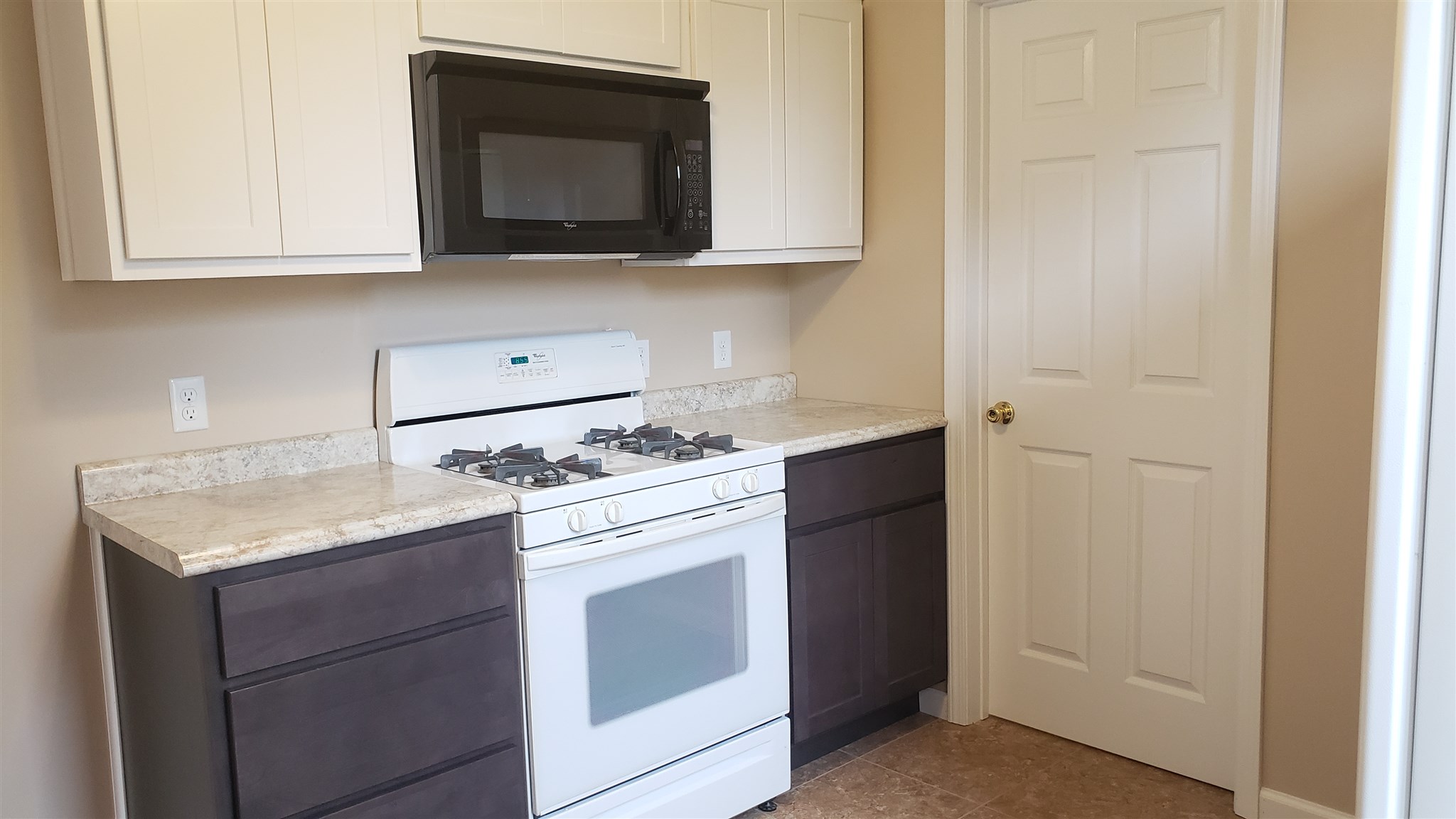 1306 Monroe Street Rochester, IN 46975 - Photo 2 of 16 Gallery Image 2