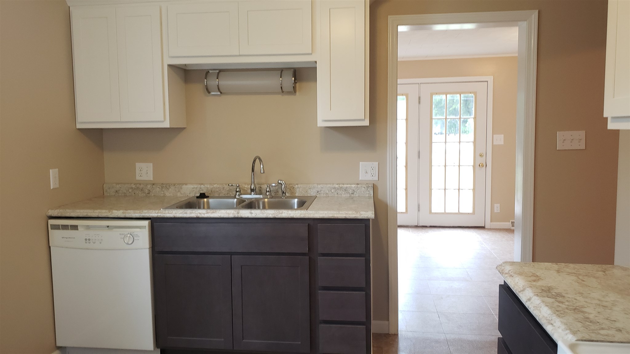 1306 Monroe Street Rochester, IN 46975 - Photo 3 of 16 Gallery Image 3