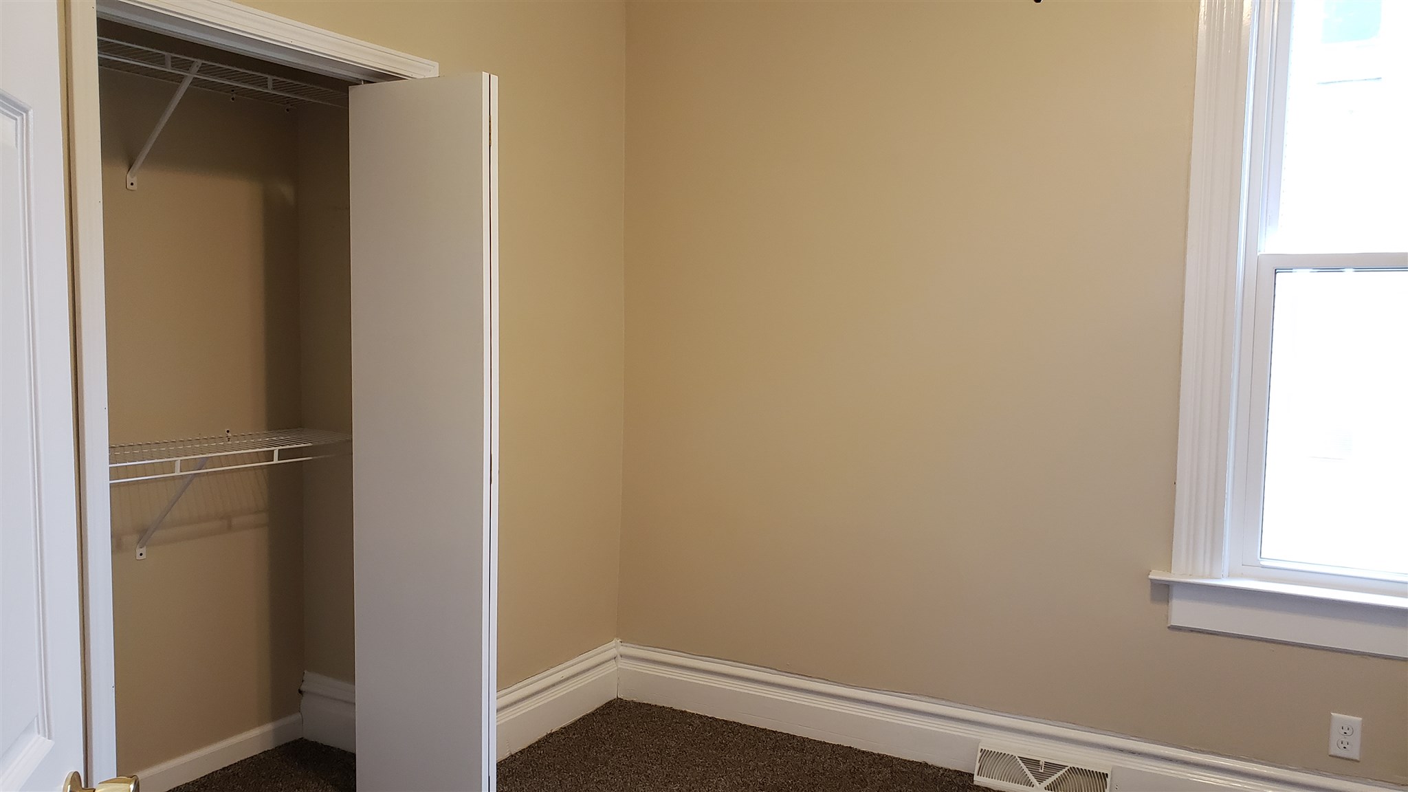 1306 Monroe Street Rochester, IN 46975 - Photo 9 of 16 Gallery Image 9