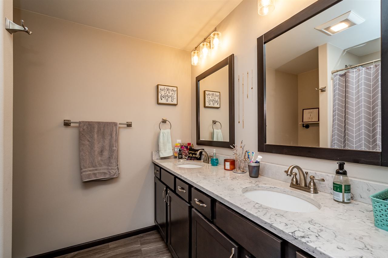 2100 Shady Grove Road Southwest Cedar Rapids, IA 52404 - Photo 13 of 23 Gallery Image 13