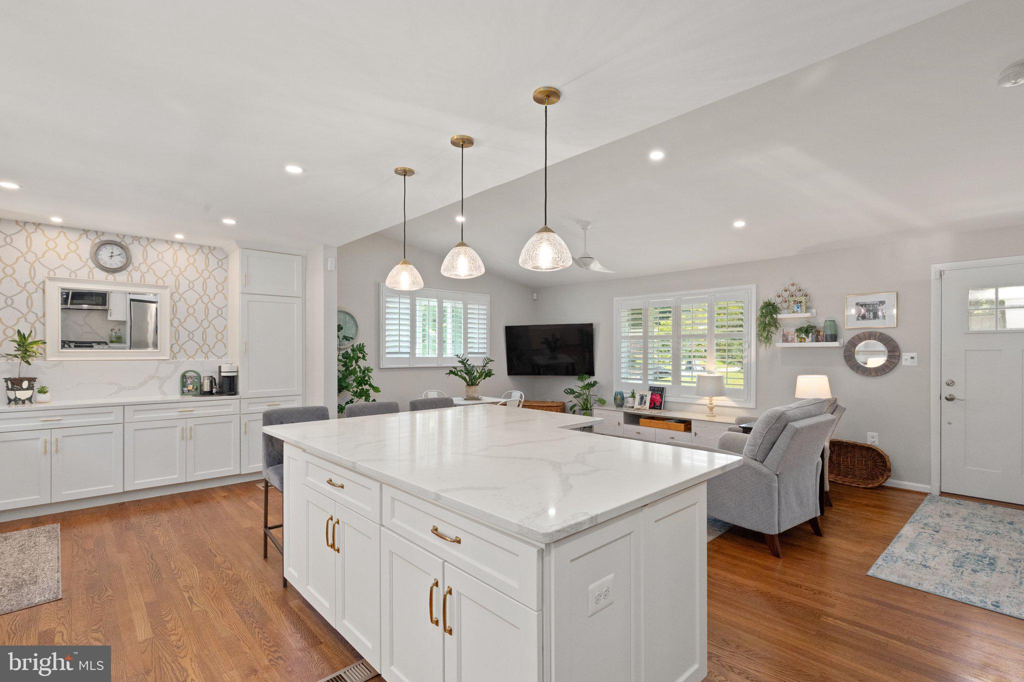 6501 Stoneham Road Bethesda, MD 20817 - Photo 12 of 43 Gallery Image 12