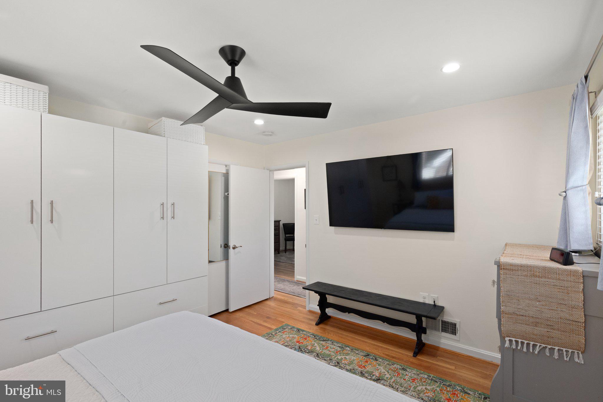 6501 Stoneham Road Bethesda, MD 20817 - Photo 19 of 43 Gallery Image 19