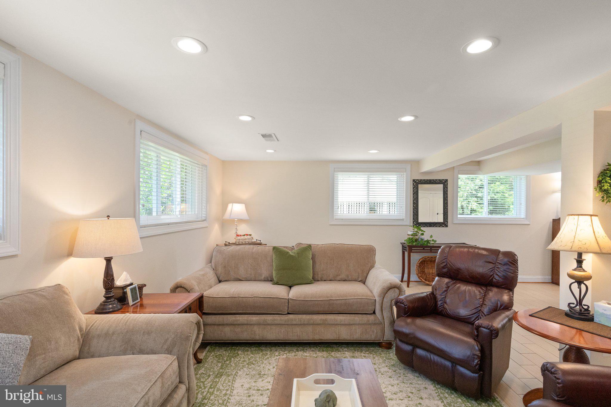 6501 Stoneham Road Bethesda, MD 20817 - Photo 21 of 43 Gallery Image 21